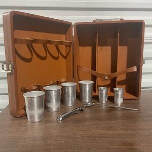 Vintage "The Portable Pub" by Londonaire Limited w/ Large Brown Carrying Case